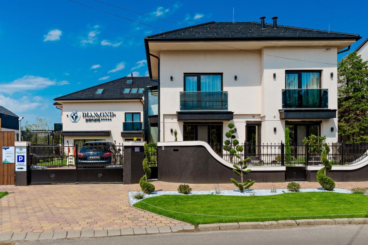 Bed and Breakfast Diamond Panzio Hajdúszoboszló Esterno foto
