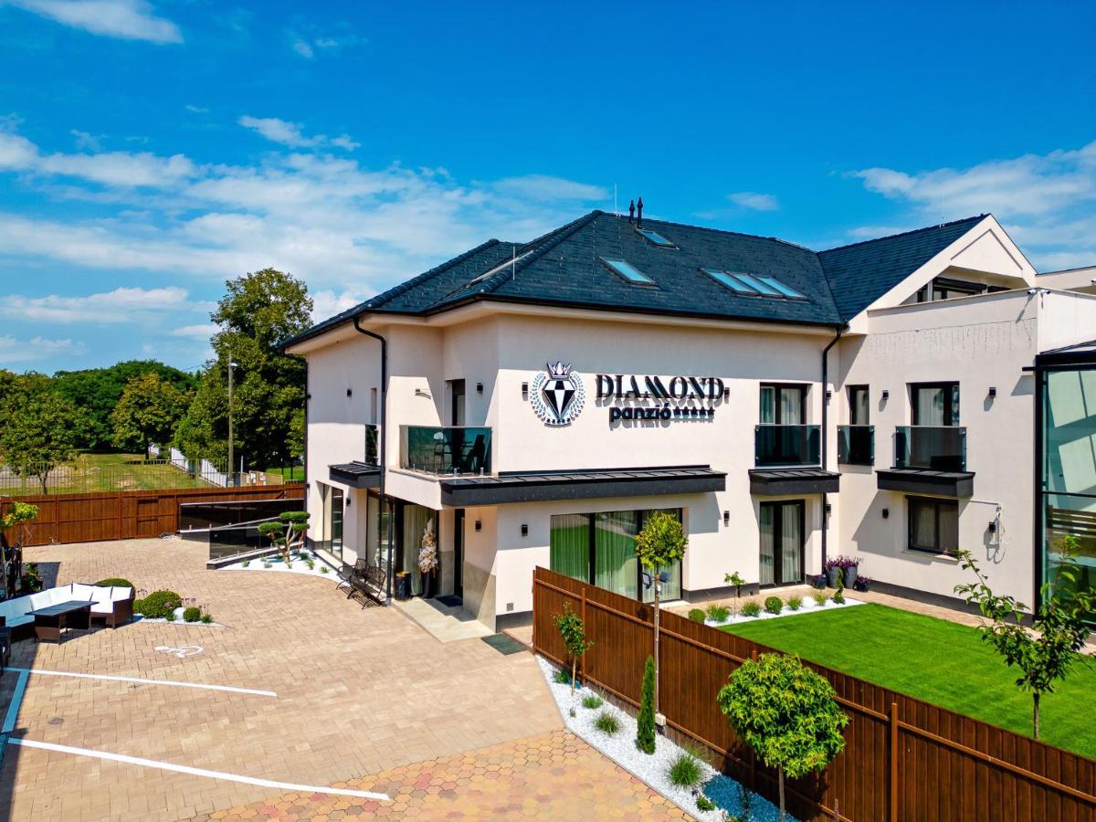 Bed and Breakfast Diamond Panzio Hajdúszoboszló Esterno foto