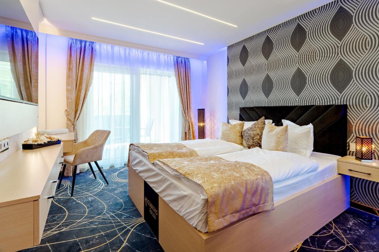 Bed and Breakfast Diamond Panzio Hajdúszoboszló Esterno foto