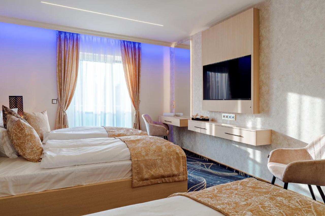 Bed and Breakfast Diamond Panzio Hajdúszoboszló Esterno foto