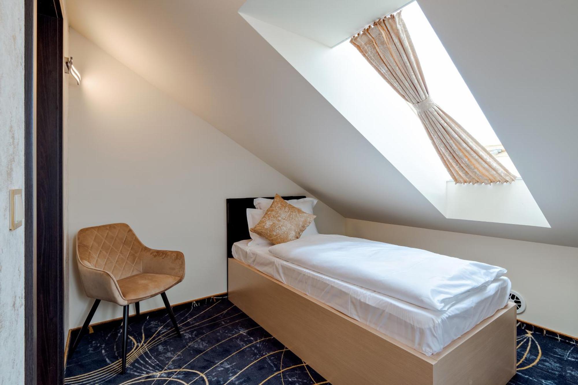 Bed and Breakfast Diamond Panzio Hajdúszoboszló Esterno foto