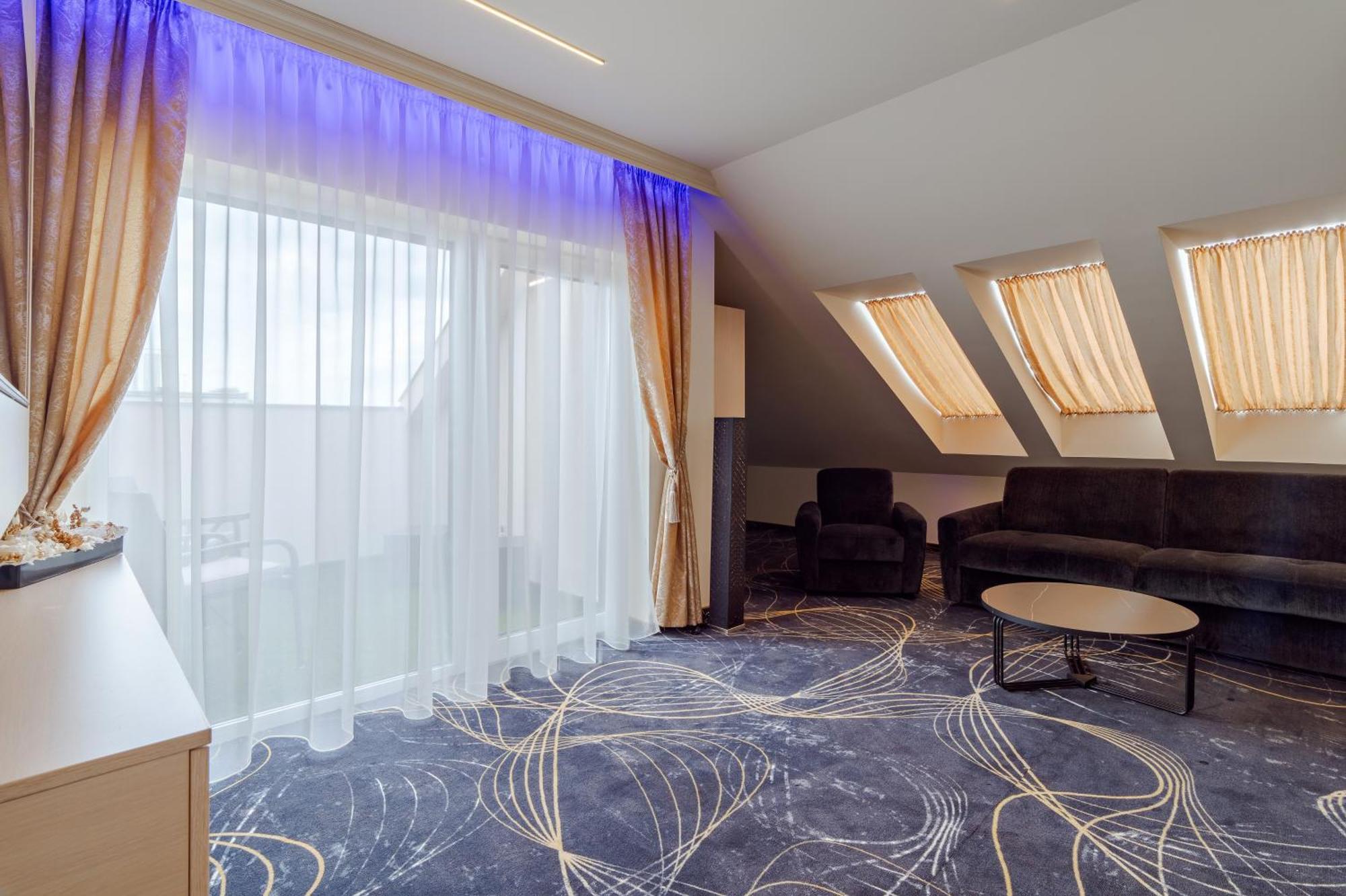 Bed and Breakfast Diamond Panzio Hajdúszoboszló Esterno foto